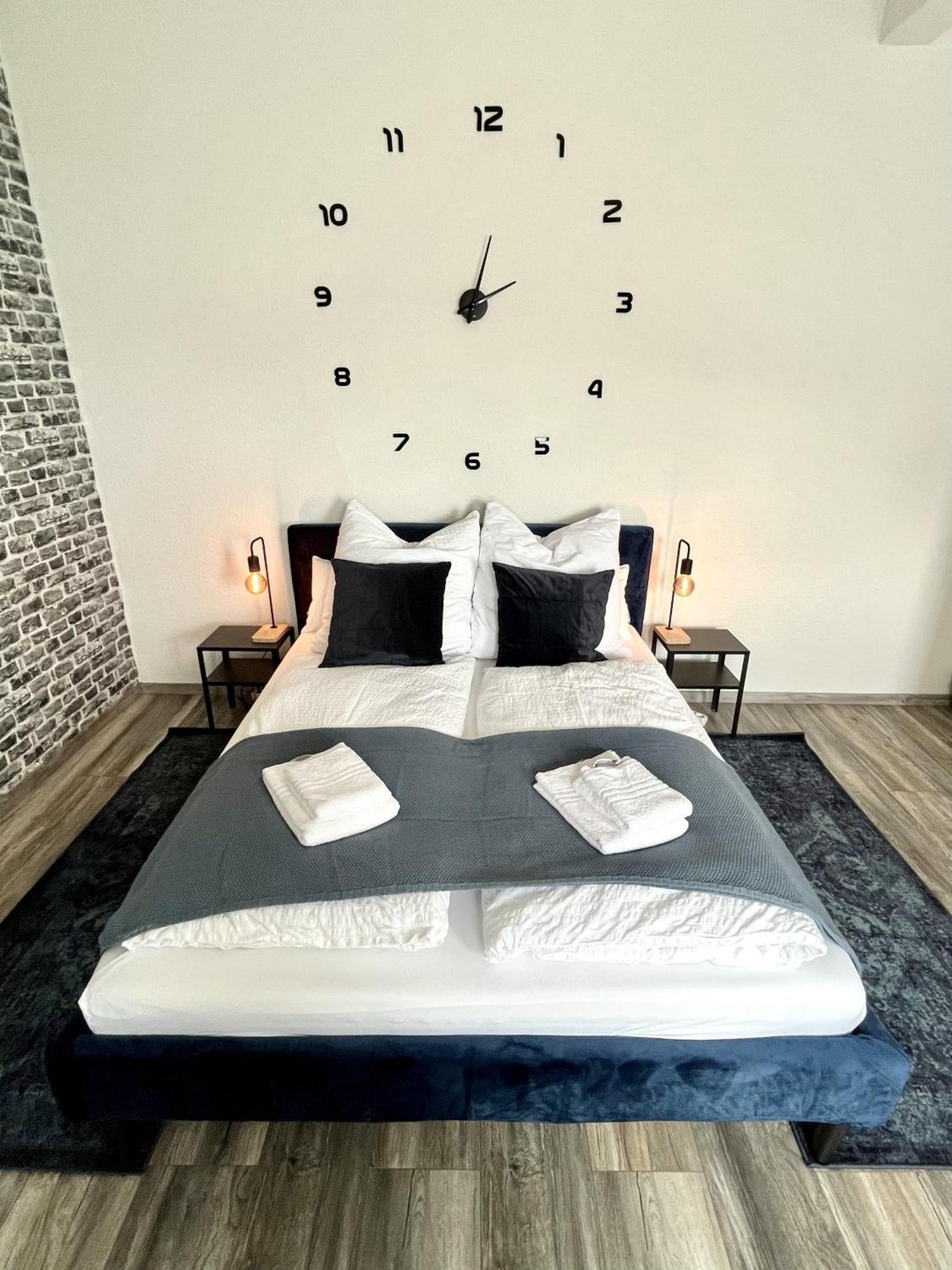 Endless: Mitten Im Zentrum Inkl. Stellplatz Schwerin  Exterior photo